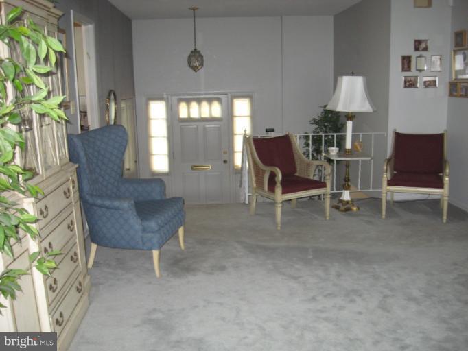 2711 Summerson Road Baltimore, MD 21209 - Photo 20 of 23 Living Room