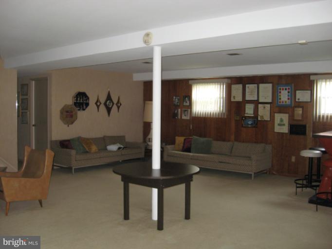2711 Summerson Road Baltimore, MD 21209 - Photo 21 of 23 Family Room