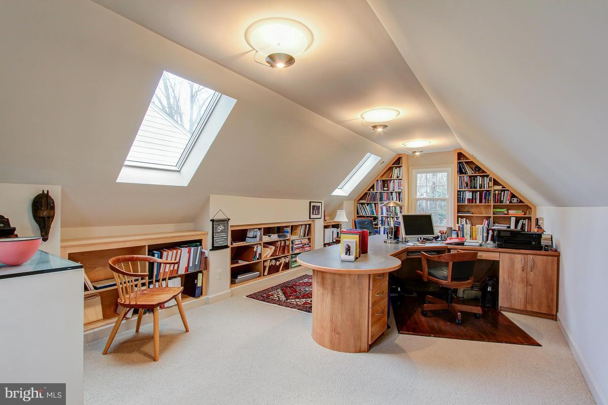 10901 Wilder Point Lane Reston, VA 20191 - Photo 25 of 30 Awesome Study with Built-in Desk