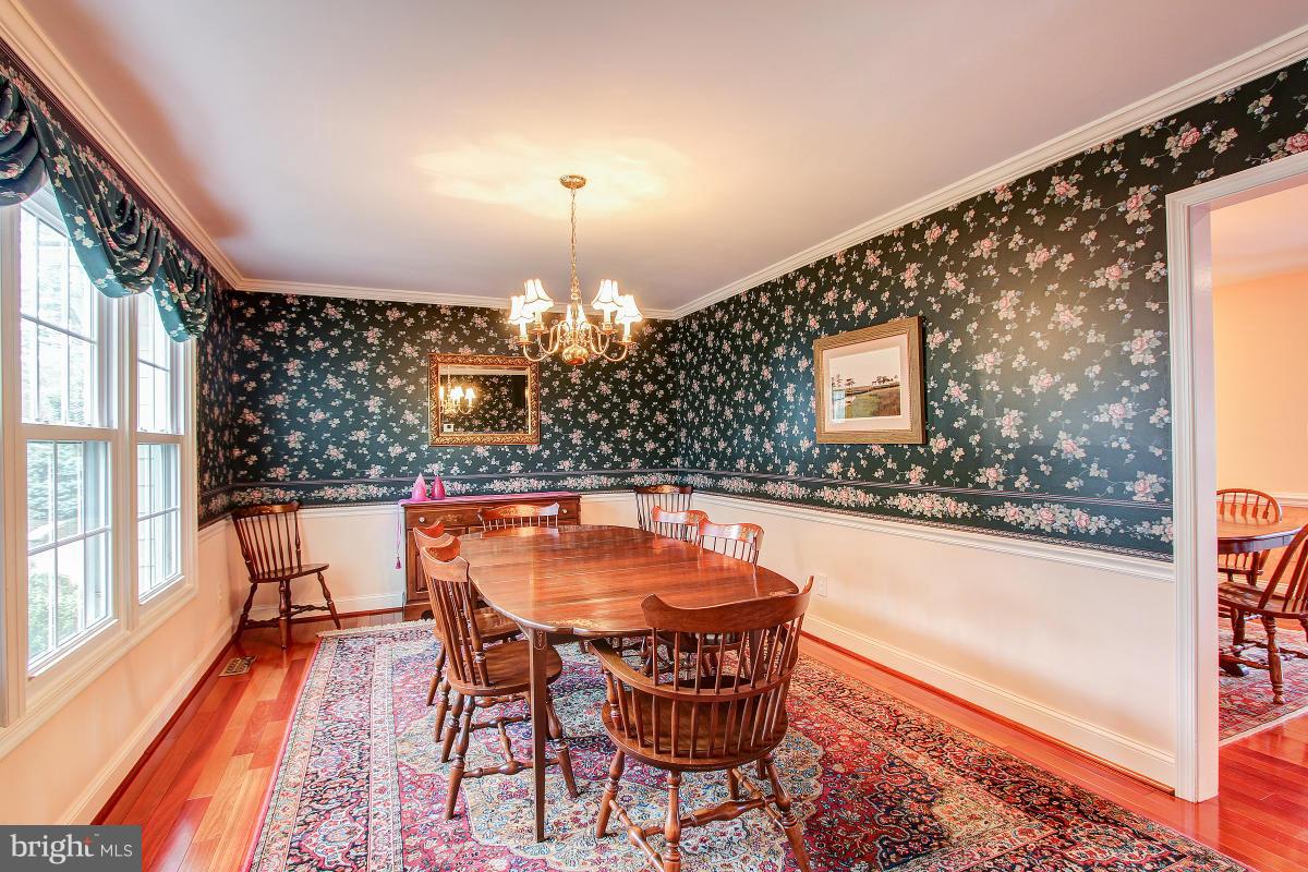 10901 Wilder Point Lane Reston, VA 20191 - Photo 7 of 30 Charming Dining Room is great for entertaining!