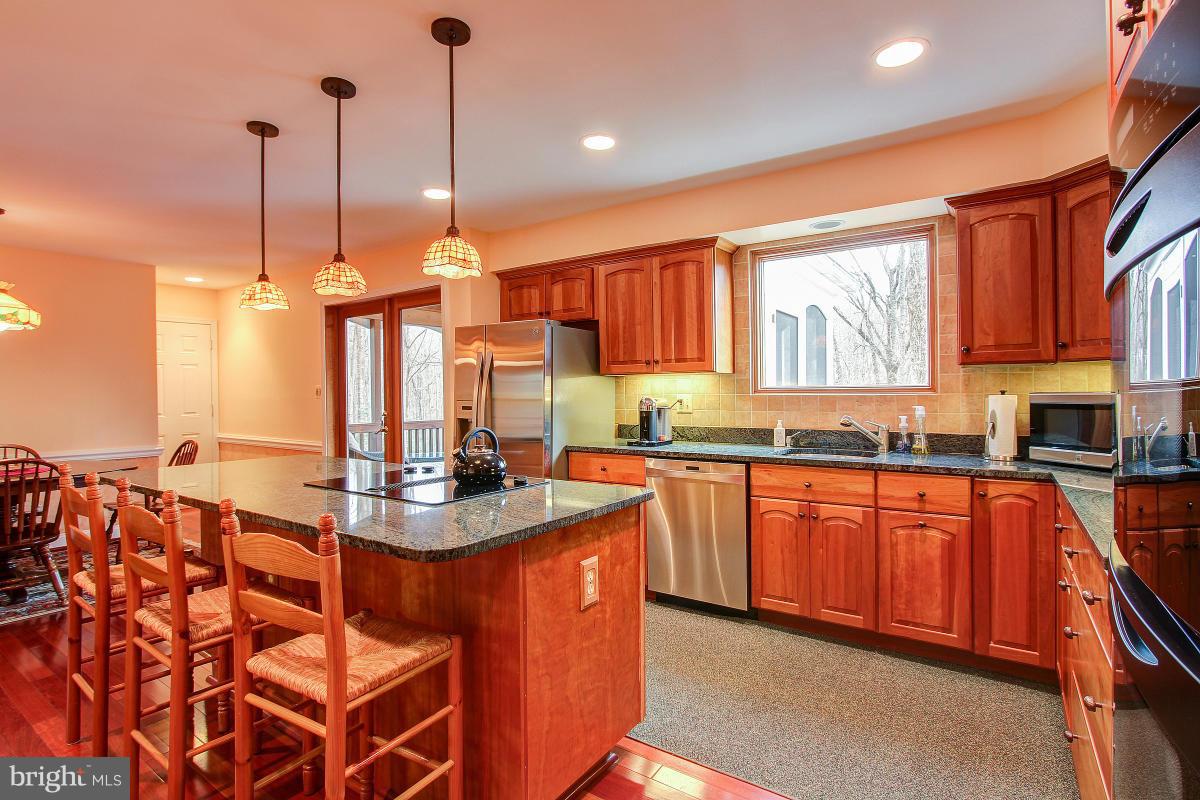 10901 Wilder Point Lane Reston, VA 20191 - Photo 9 of 30 Stunning Updated Kitchen with Cherry Cabinets,