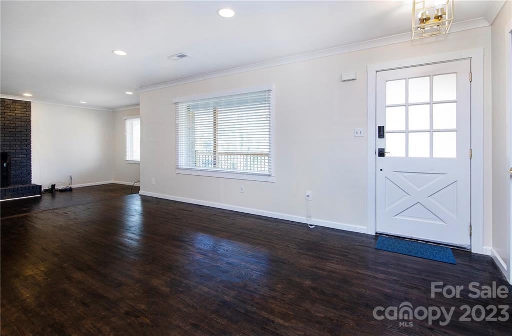 8921 Singingpine Road, Unit 21 Charlotte, NC 28214 - Photo 4 of 24 Gallery Image 4