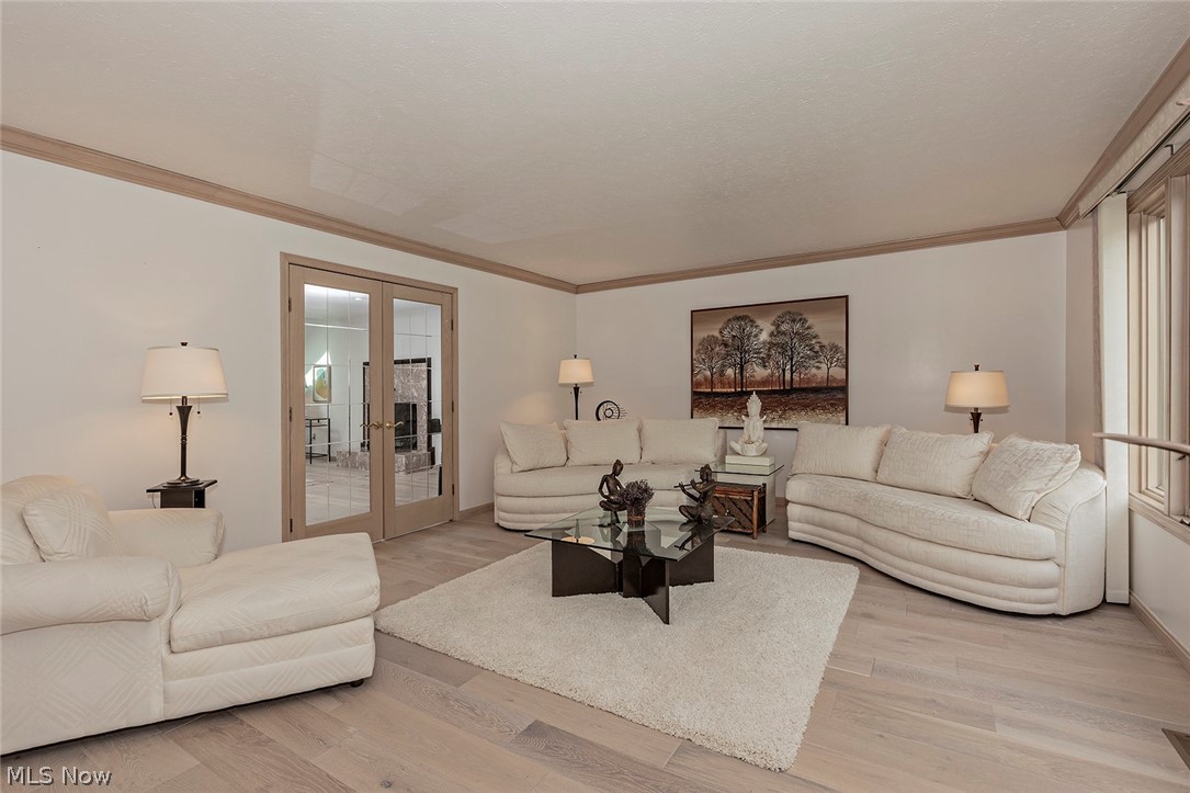 6220 Coldstream Road Cleveland, OH 44143 - Photo 3 of 31 Gallery Image 3