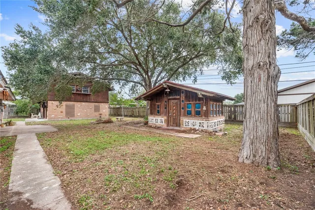 $2,300 | 10714 Glenwood Street, Corpus Christi, TX 78410