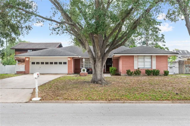 $2,300 | 10714 Glenwood Street, Corpus Christi, TX 78410