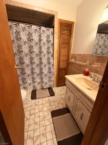 $2,200 | 120 Fenner Avenue, Clifton, NJ 07013