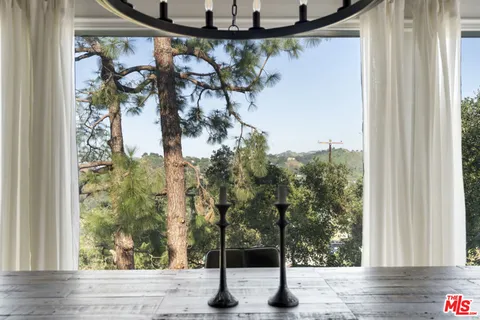$1,595,000 | 19901 Grand View Drive, Topanga, CA 90290