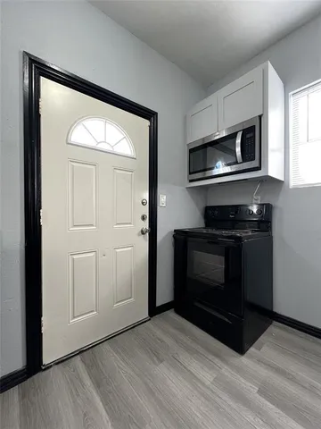 $1,295 | 5205 Calloway Street, Unit A, Sansom Park, TX 76114