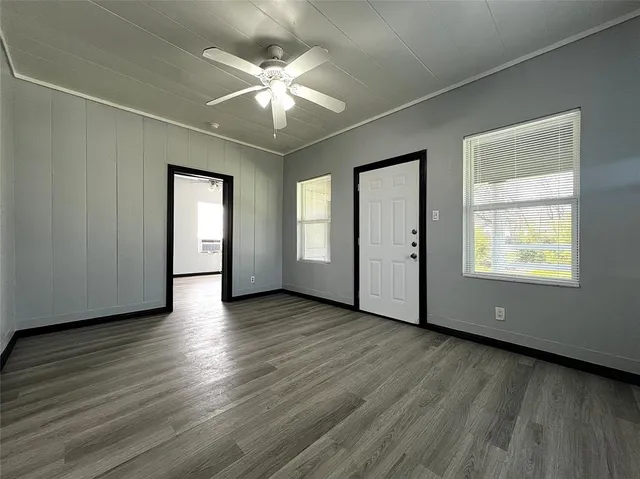 $1,295 | 5205 Calloway Street, Unit A, Sansom Park, TX 76114
