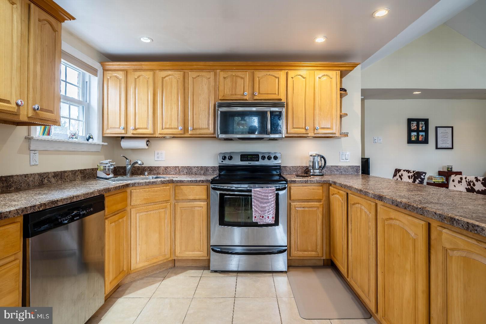 22 Barren Road Newtown Square, PA 19073 - Photo 8 of 29