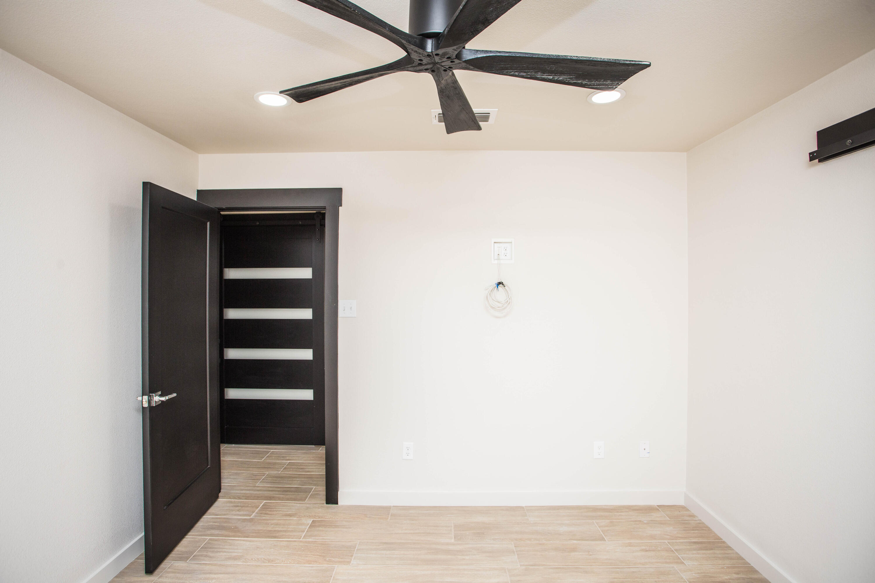 25 East Lakeshore Drive Ransom Canyon, TX 79366 - Photo 28 of 63 a view of a hallway
