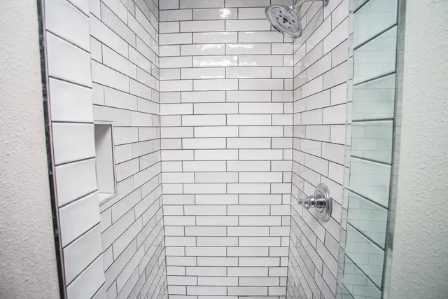 $895,000 | 25 East Lakeshore Drive, Ransom Canyon, TX 79366