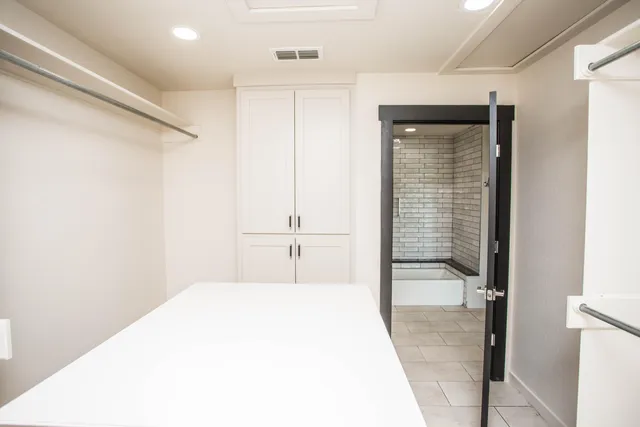 $895,000 | 25 East Lakeshore Drive, Ransom Canyon, TX 79366