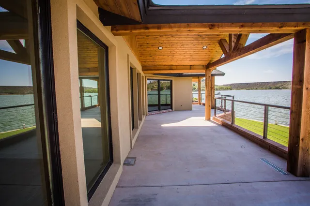$895,000 | 25 East Lakeshore Drive, Ransom Canyon, TX 79366