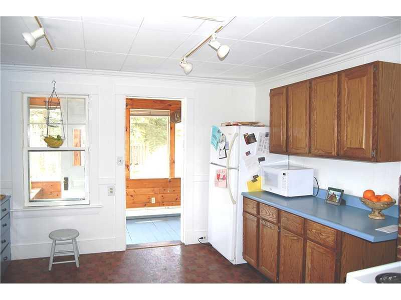 40 River Road Newcastle, ME 04553 - Photo 17 of 29 Kitchen.