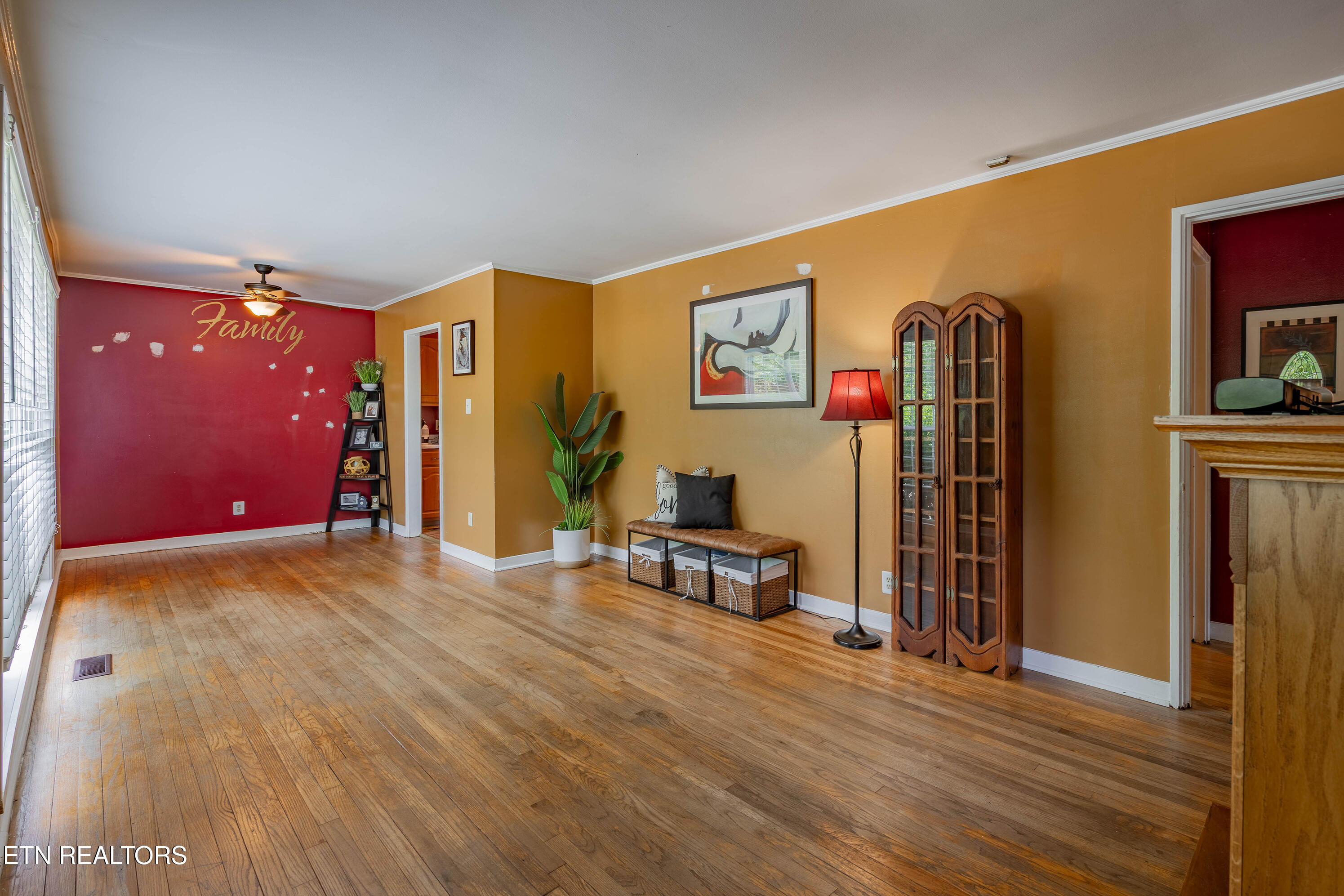 116 Amherst Lane Oak Ridge, TN 37830 - Photo 3 of 29 A7300637-HDR
