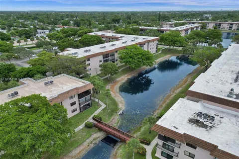 $130,000 | 4965 East Sabal Palm Boulevard, Unit 207, Tamarac, FL 33319