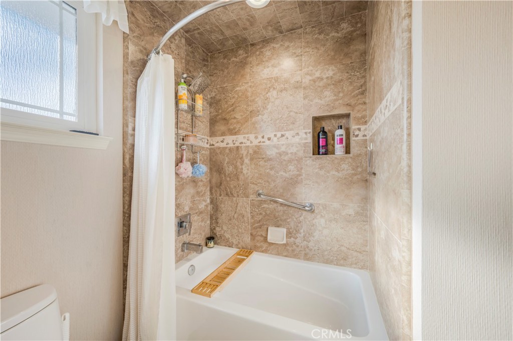 4648 Marlene Drive Santa Maria, CA 93455 - Photo 26 of 37 a bath tub sitting next to a white sink