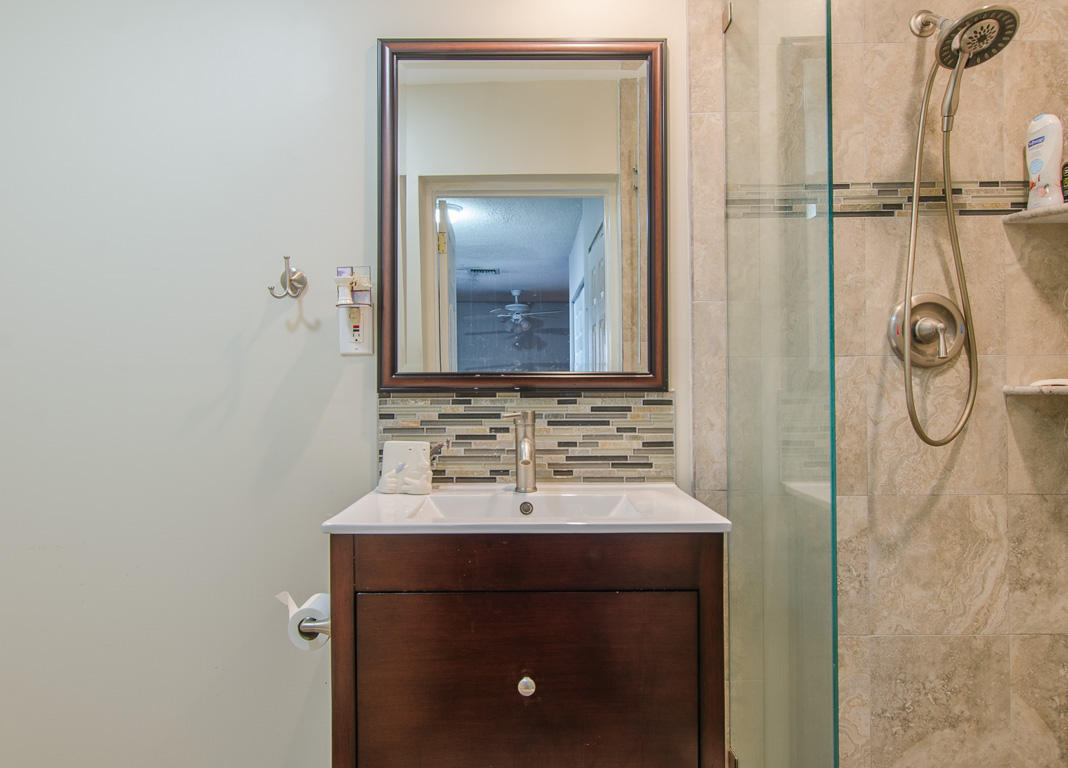 4823 Jefferson Road Delray Beach, FL 33445 - Photo 8 of 29 Master bath