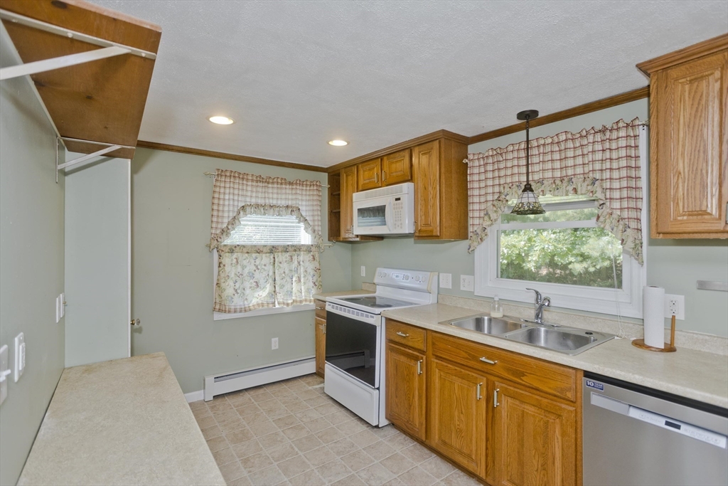 76 Bethany Road Monson, MA 01057 - Photo 5 of 33