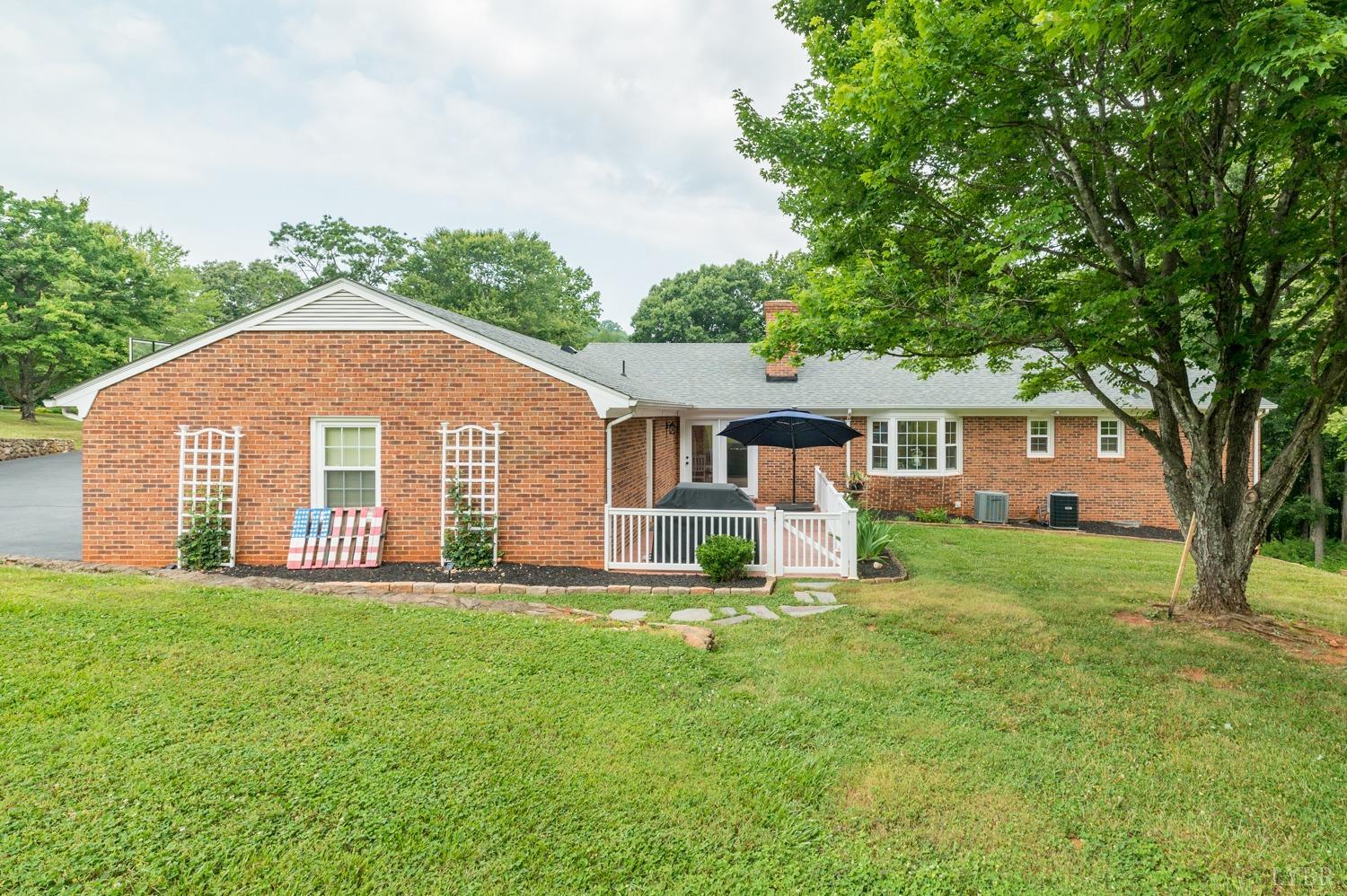 5335 Perrowville Road Forest, VA 24551 - Photo 9 of 65 a view of a house with a yard