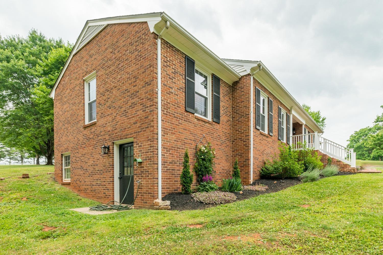 5335 Perrowville Road Forest, VA 24551 - Photo 10 of 65 a front view of house with yard