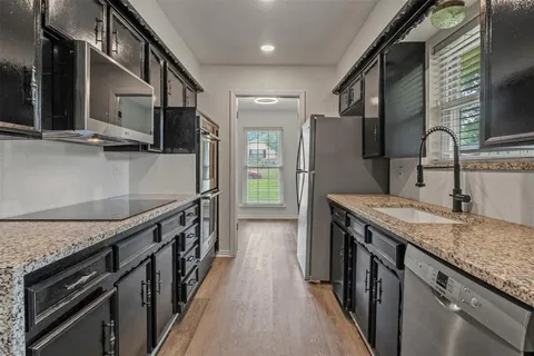 $270,000 | 152 Stardust Lane, DeSoto, TX 75115