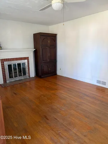 $1,300 | 1103 Cedar Lane, Greenville, NC 27858