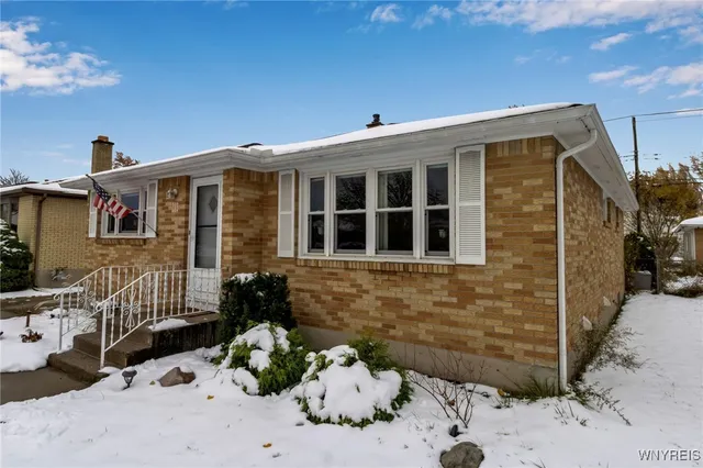 $259,900 | 203 Lydia Lane, Cheektowaga, NY 14225