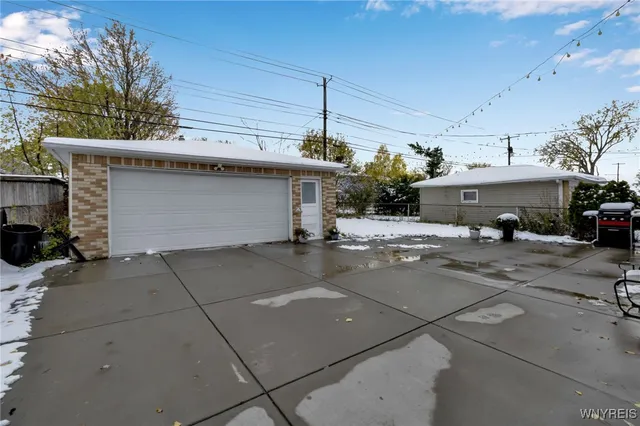 $259,900 | 203 Lydia Lane, Cheektowaga, NY 14225