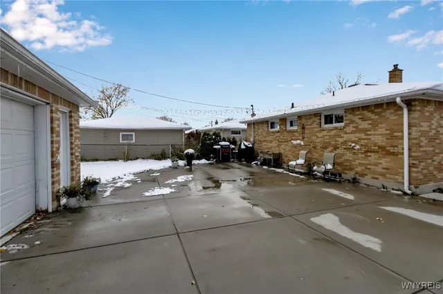 $259,900 | 203 Lydia Lane, Cheektowaga, NY 14225