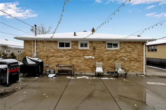 $259,900 | 203 Lydia Lane, Cheektowaga, NY 14225