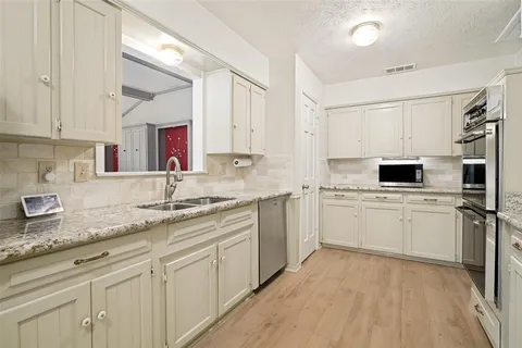 $700,000 | 7419 Authon Drive, Dallas, TX 75248