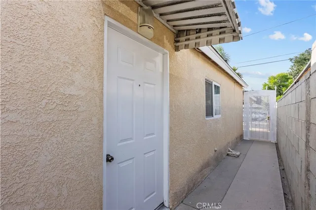 $4,000 | 18621 Bryant Street, Northridge, CA 91324