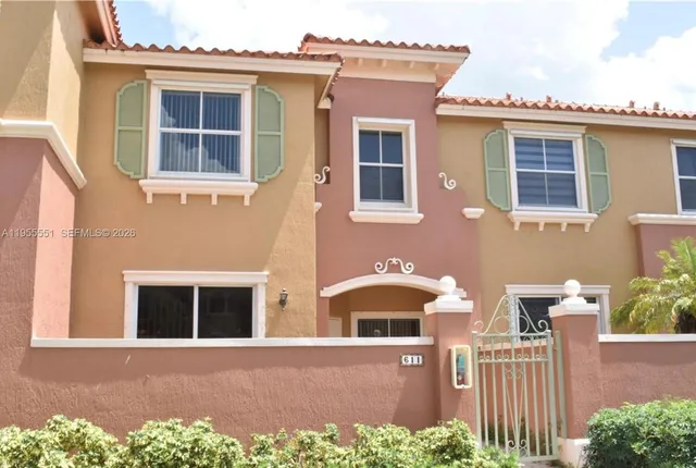 $2,700 | 611 Southwest 107th Avenue, Unit 1702, Pembroke Pines, FL 33025