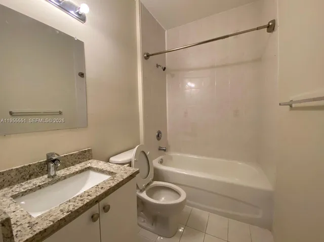 $2,700 | 611 Southwest 107th Avenue, Unit 1702, Pembroke Pines, FL 33025