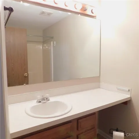 $1,800 | 8525 Sextant Drive, Clay, NY 13027