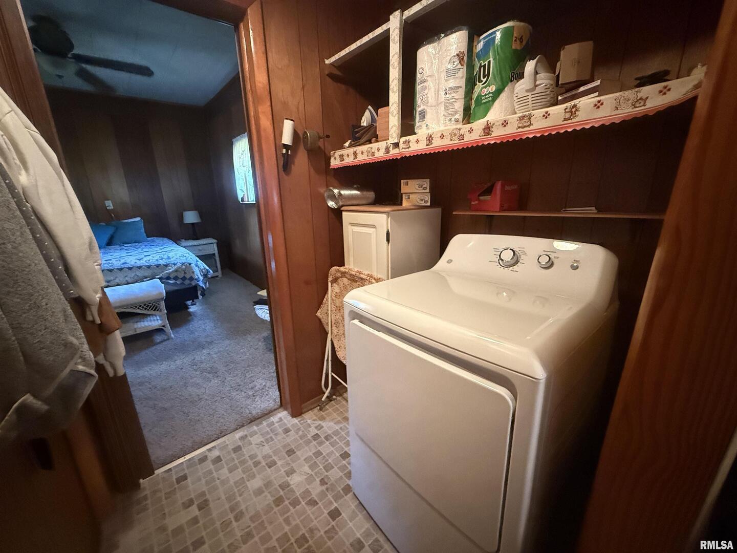 401 North 23rd Street Herrin, IL 62948 - Photo 13 of 23 a utility room with dryer and washer