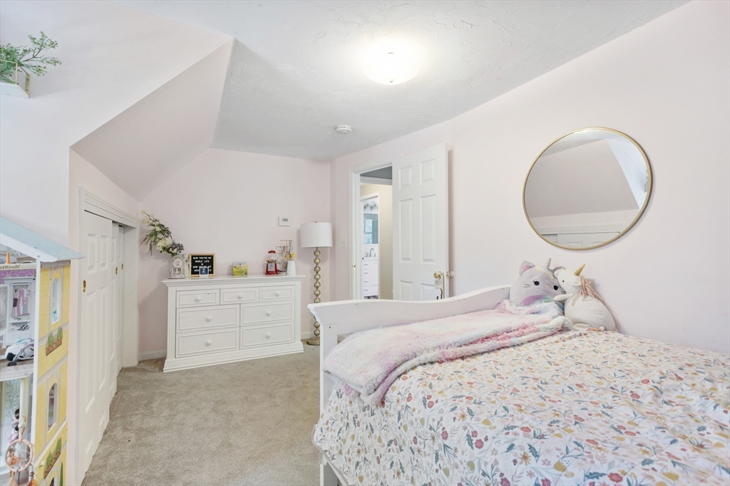 85 Old Elmdale Road Uxbridge, MA 01569 - Photo 28 of 42