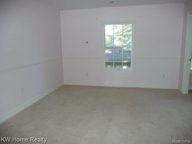 2107 Windemere Road Birmingham, MI 48009 - Photo 19 of 24 P1010788