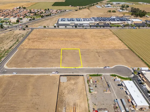 $210,000 | 227 Commerce Way, Los Banos, CA 93635