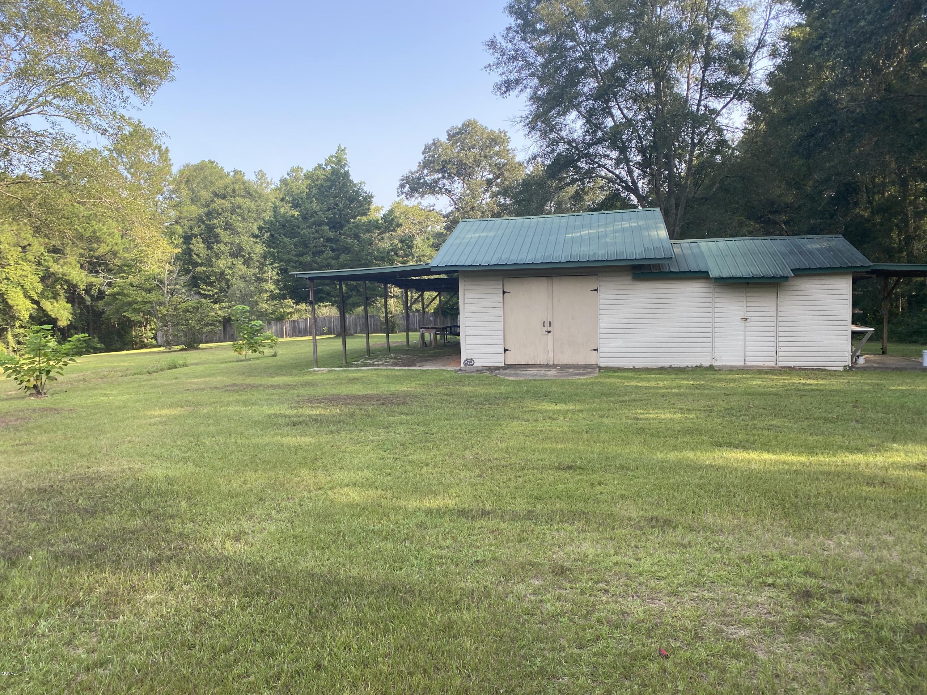 185 Cooper Road Lucedale, MS 39452 - Photo 19 of 32 9053EDD7-C33C-4B93-BCE3-C51959DD7A05