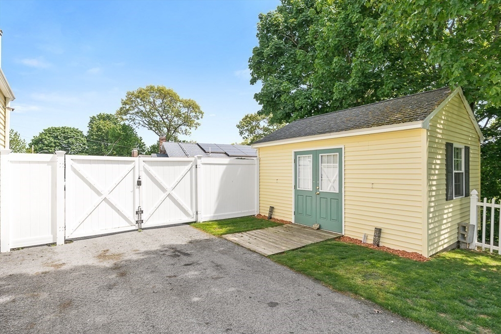 25 Gordon Road Lynn, MA 01904 - Photo 29 of 35