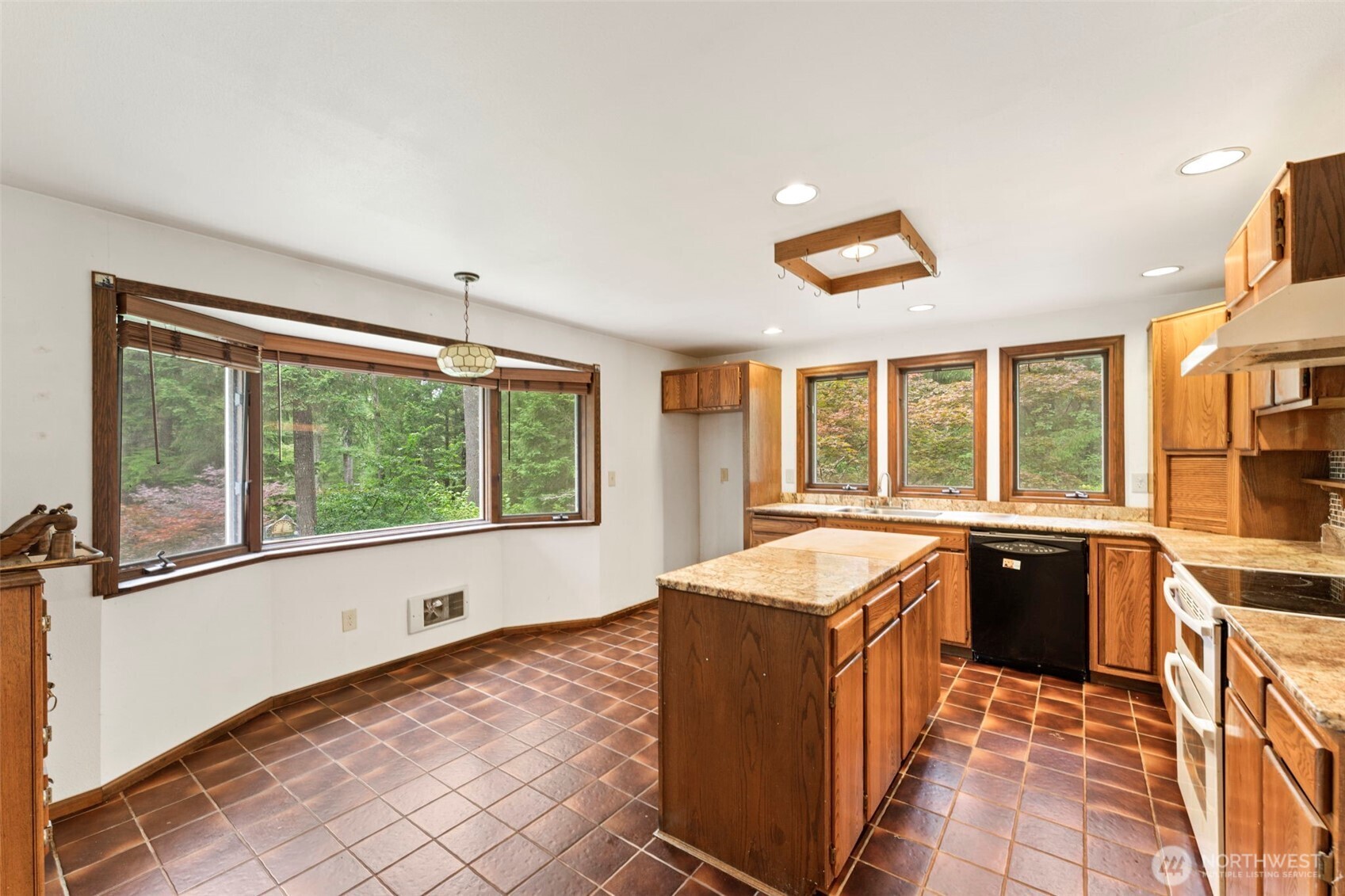 10500 Wicks Lake Road Southwest Port Orchard, WA 98367 - Photo 8 of 36 Gallery Image 8