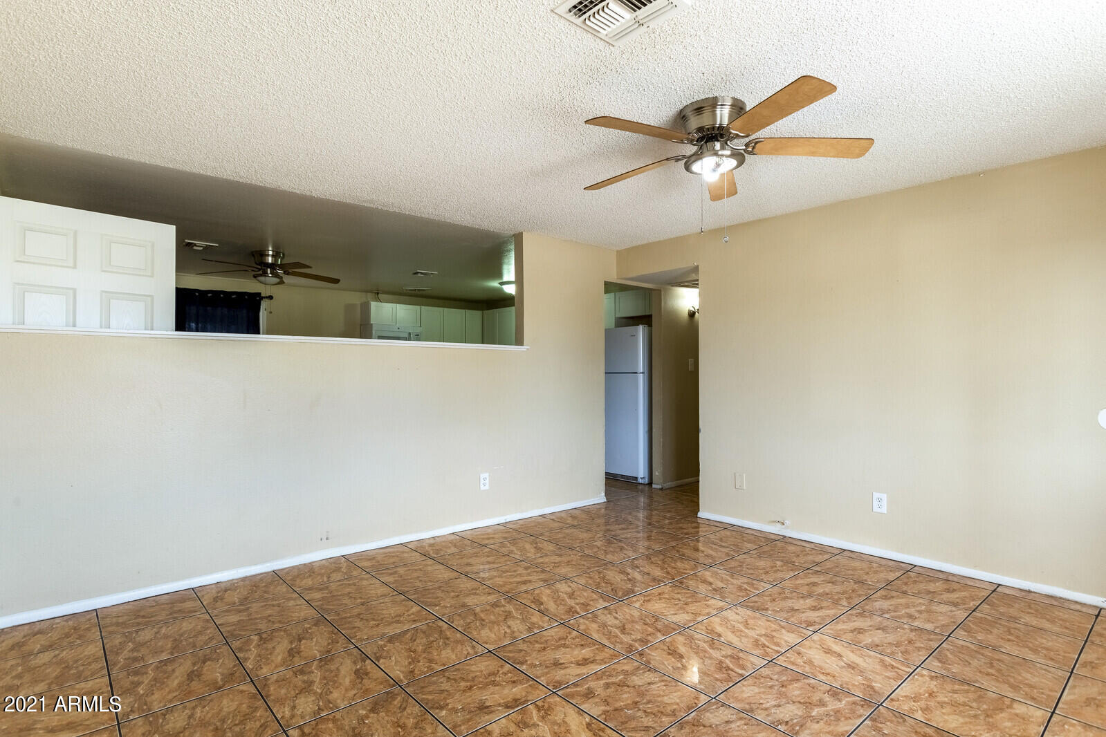 6902 West Coronado Road Phoenix, AZ 85035 - Photo 3 of 23 05_6902_W_Coronado_Rd__05_mls