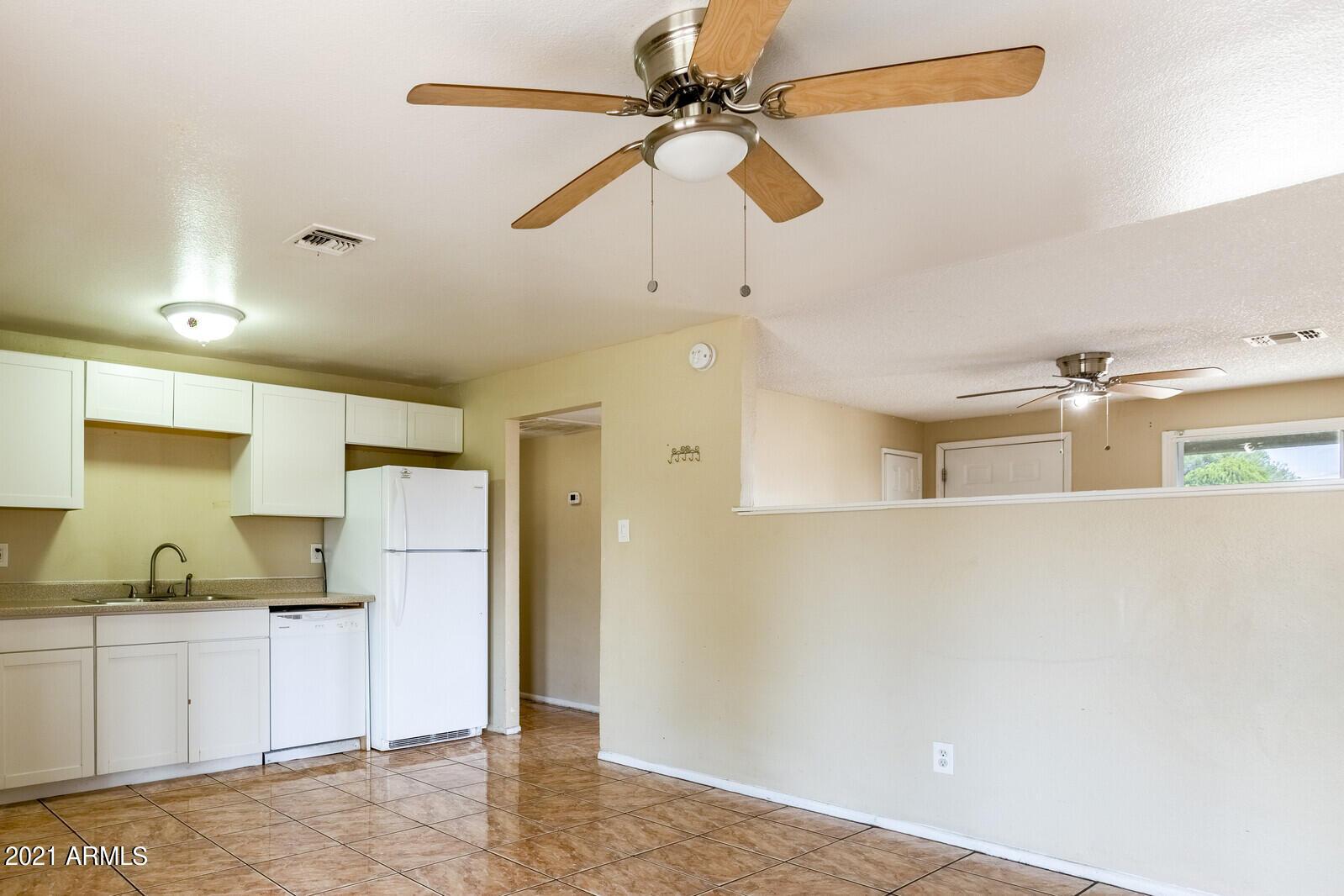 6902 West Coronado Road Phoenix, AZ 85035 - Photo 6 of 23 08_6902_W_Coronado_Rd__08_mls