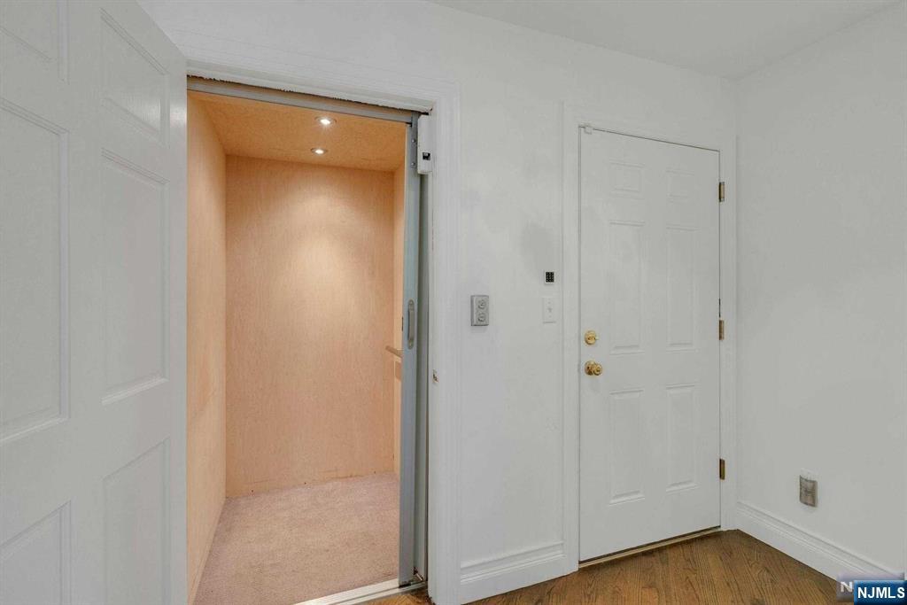 1091 Franklin Lake Road Franklin Lakes, NJ 07417 - Photo 17 of 43