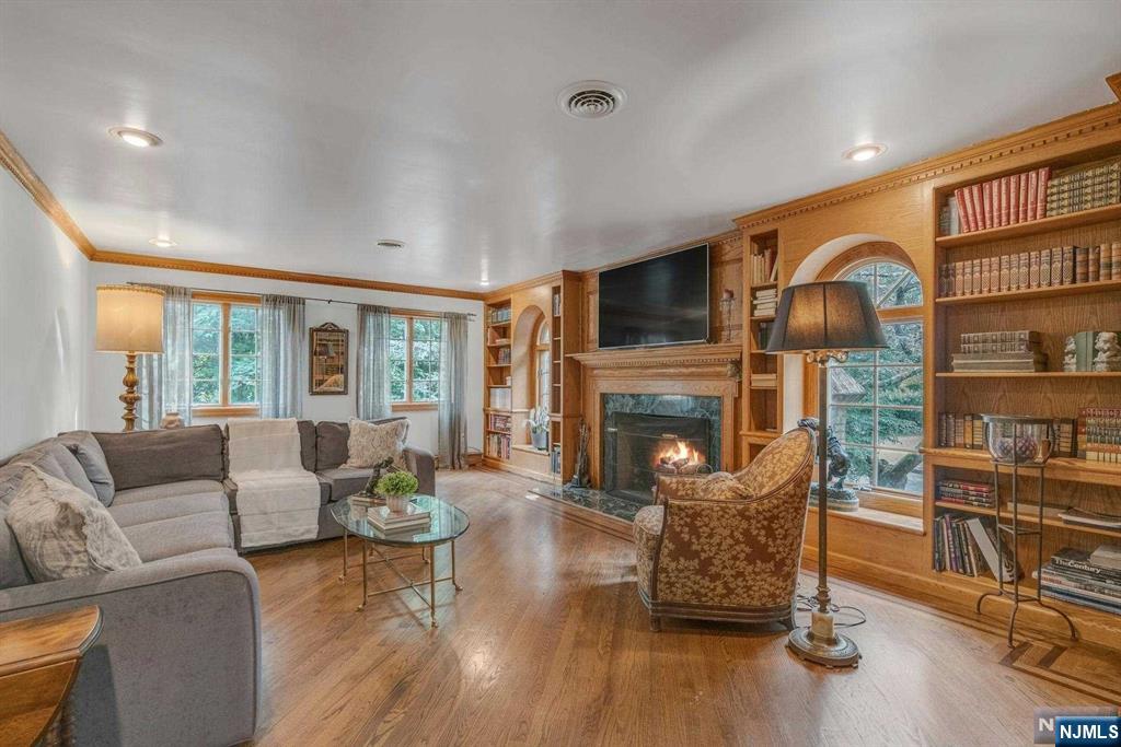 1091 Franklin Lake Road Franklin Lakes, NJ 07417 - Photo 19 of 43