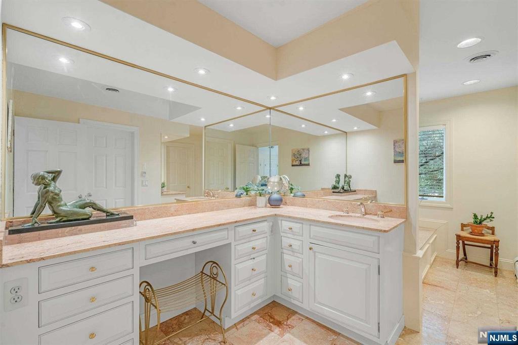 1091 Franklin Lake Road Franklin Lakes, NJ 07417 - Photo 24 of 43