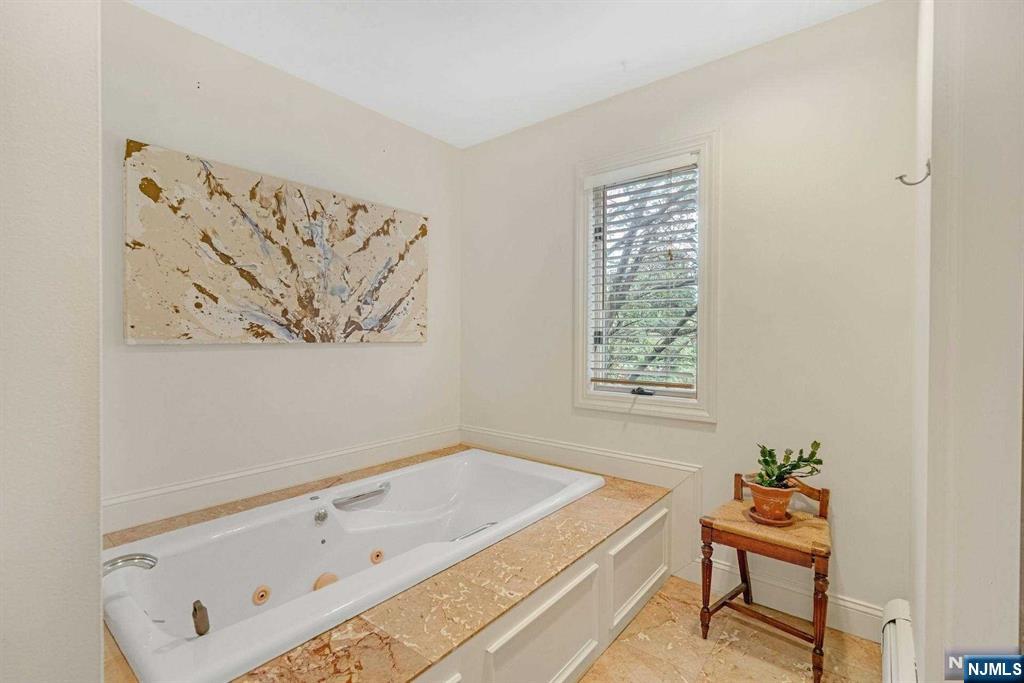 1091 Franklin Lake Road Franklin Lakes, NJ 07417 - Photo 25 of 43